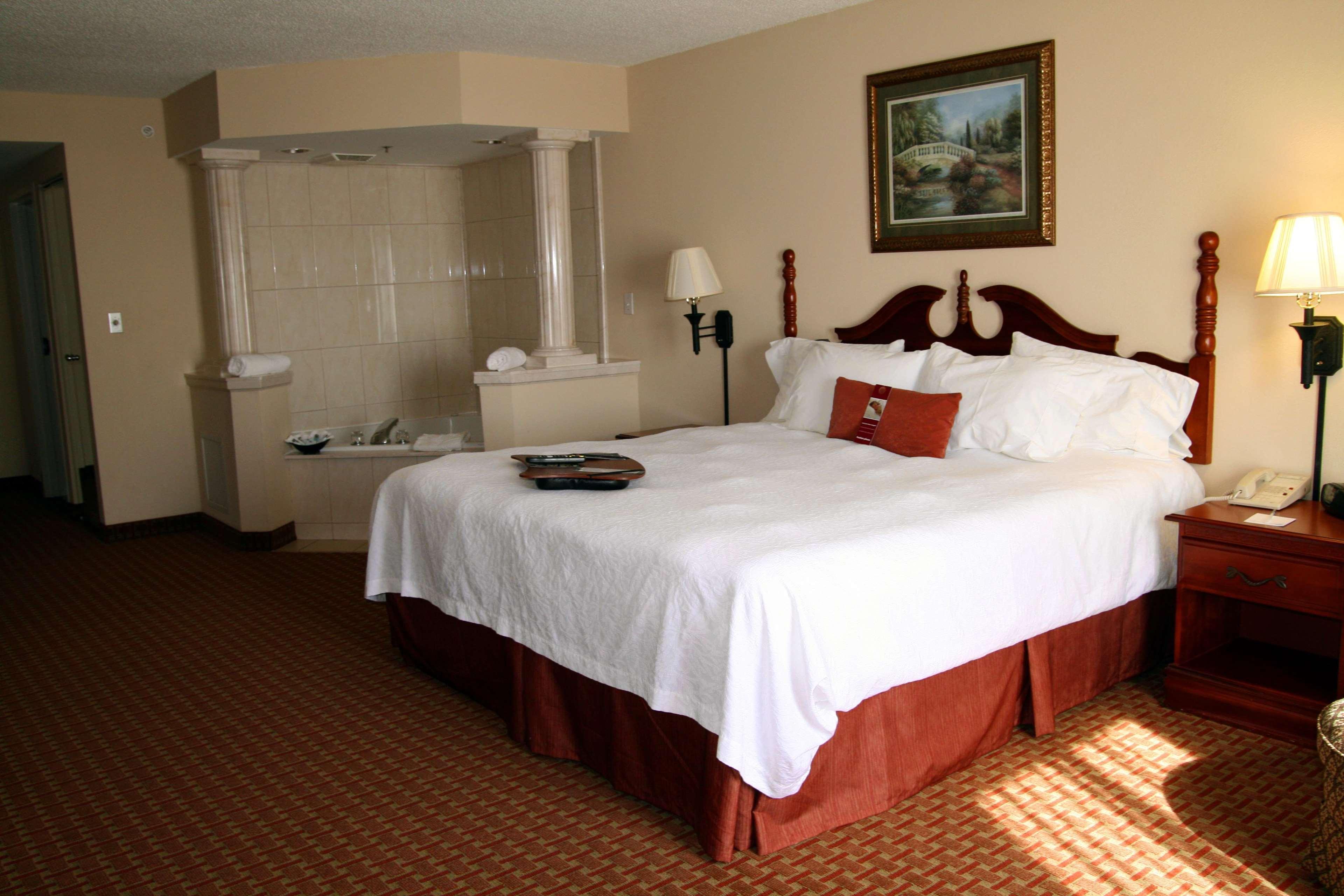 Hampton Inn Biloxi Beach Boulevard Room photo