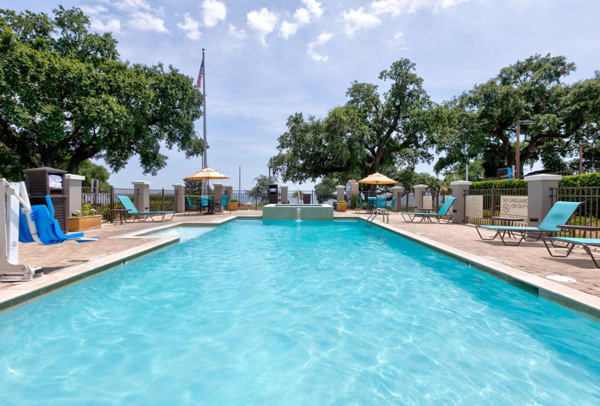 Hampton Inn Biloxi Beach Boulevard Exterior photo